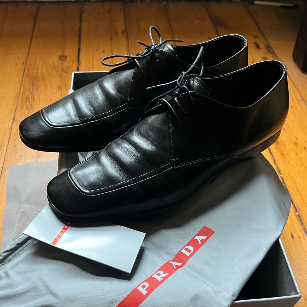 Prada laced shoe. Vintage!… gently used but in great condition. - Picture 2 of 9